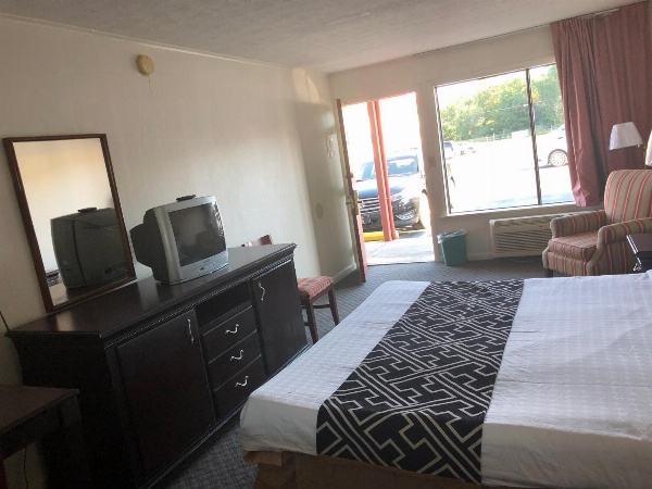 Flagship Inn image 2