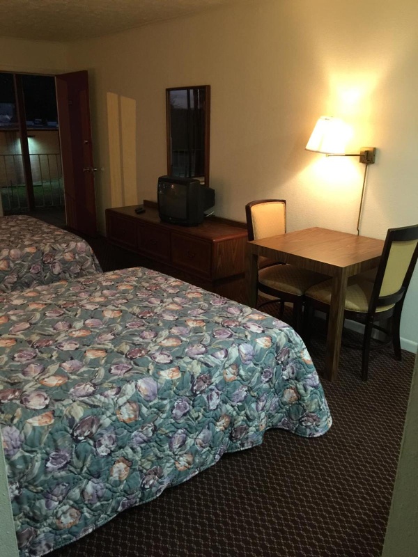 Flagship Inn image 6